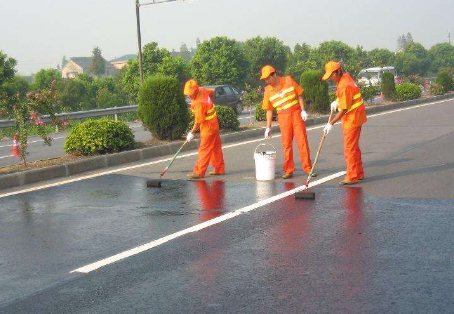 果洛 彩色路面喷漆维修改色的使用寿命有多长？